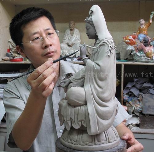 省陶瓷艺术大师/李义鹏--广东省陶瓷艺术大师
